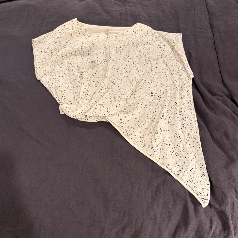 UZI NYC Speckled White Asymmetrical Women's Top (Free Size)